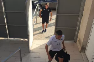 (ΒΙΝΤΕΟ/ΦΩΤΟΣ) ΑΦΙΞΗ με λάμψη... Puncheon!