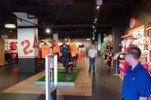 Πάλεψε αλλά τον "σκότωσε" σε 15 λεπτά... (φώτος)
