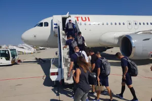 ΠΕΤΑΞΕ για Ολλανδία ο Απόλλωνας/ ΕΜΕΙΝΕ Κύπρο ο Καρ (Φώτος)