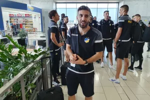 (ΦΩΤΟΣ) Η άφιξη της αποστολής του ΑΠΟΕΛ