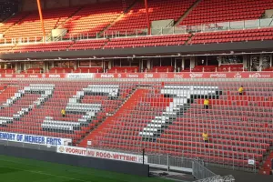 To κατα... ΚΟΚΚΙΝΟ "Philips Stadion" (φωτος)