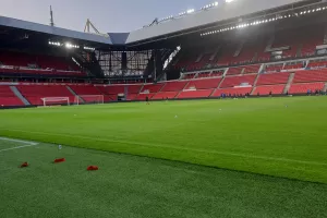 To κατα... ΚΟΚΚΙΝΟ "Philips Stadion" (φωτος)