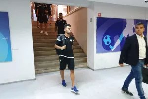 Στο γήπεδο η αποστολή του ΑΠΟΕΛ/ΦΩΤΟΣ