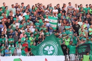 ΒΙΝΤΕΟ/"Ποιος είν’ ο λόγος για να ζω χωρίς τον ΠΡΑΣΙΝΟ ΛΑΟ"