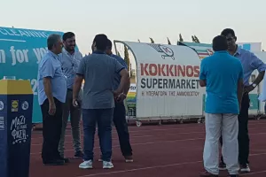 Θερμή χειραψία!