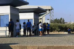 ΟΥΡΕΣ για εισιτήριο και κάρτα (φώτος)