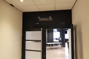 Με... Ρονάλντο (φαινόμενο) και Φαν Νίστελροϊ οι αίθουσες!