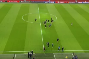 Η άφιξη του ΑΠΟΕΛ στην "Johan Cruijff ArenA" (βίντεο/φώτος)
