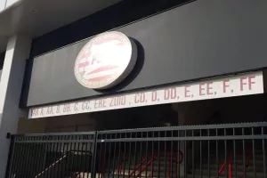 To κατα... ΚΟΚΚΙΝΟ "Philips Stadion" (φωτος)