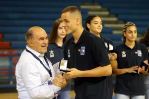 Ο Πρόεδρος του ΚΟΑ έκανε τις απονομές στις Εθνικές μας