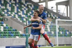 ΠΡΕΜΙΕΡΑ με νίκη για Linfield