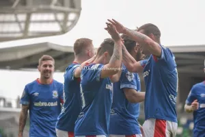 ΠΡΕΜΙΕΡΑ με νίκη για Linfield