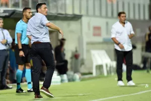 ΠΑΛΕΨΕ αλλά... ΑΠΟΚΛΕΙΣΜΟΣ από τα 11 βήματα (Φώτος)
