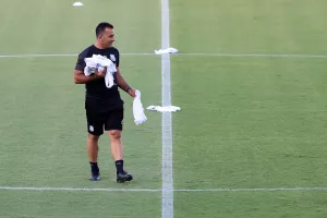 Τι... κρύβει; (Απόλλων)