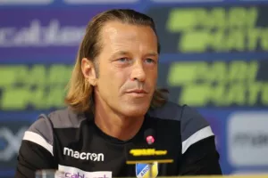 ΤΡΑΜΕΝΤΖΑΝΙ: "Νιώθουμε άνετοι με αυτό το σύστημα, οι παίκτες το θέλουν" (ΣΧΟΛΙΟ για ΤΑΜΑΡΙ)