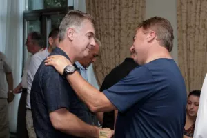 ΦΩΤΟΣ/Η συνάντηση Παπασταύρου με τα μέλη