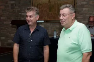 ΦΩΤΟΣ/Η συνάντηση Παπασταύρου με τα μέλη