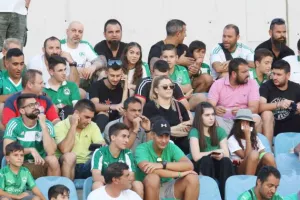 ΠΡΑΣΙΝΙΣΑΝ το γήπεδο και έδωσαν κίνητρο σε κάθε παίκτη