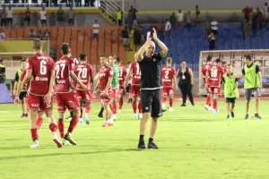 (ΦΩΤΟΣ) Κίνηση προς τον κόσμο 