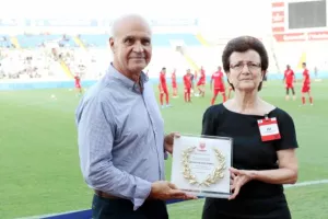  Μεταθανάτια τιμή στον Δημήτρη Χριστόφια (φώτος)