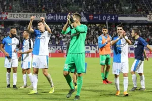 Μετά το τέλος/ Έκσταση, ξέσπασμα και... φανέλες (βίντεο)