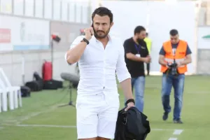 Με... λευκά ο Πρόεδρος!