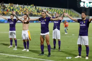 ΠΑΛΕΨΕ αλλά... ΑΠΟΚΛΕΙΣΜΟΣ από τα 11 βήματα (Φώτος)
