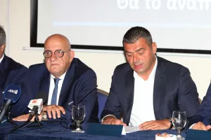Κούμας/Σας εμπιστευόμαστε αλλά...
