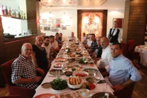 ΑΠΟΕΛ/Γεύμα στα ΜΜΕ (φώτος)
