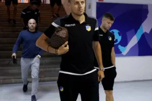 Στο γήπεδο η αποστολή του ΑΠΟΕΛ/ΦΩΤΟΣ