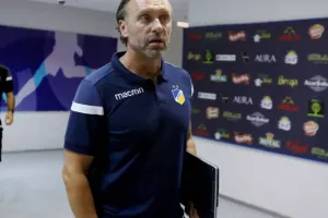 Στο γήπεδο η αποστολή του ΑΠΟΕΛ/ΦΩΤΟΣ