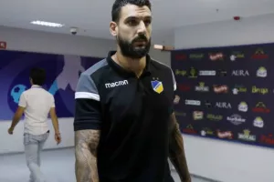 Στο γήπεδο η αποστολή του ΑΠΟΕΛ/ΦΩΤΟΣ