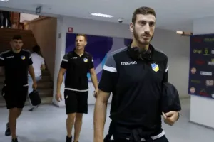Στο γήπεδο η αποστολή του ΑΠΟΕΛ/ΦΩΤΟΣ