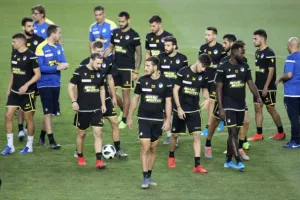 (ΦΩΤΟΣ) ΕΤΟΙΜΟ το ΑΠΟΕΛ - Ολοκληρώθηκε η προπόνηση 