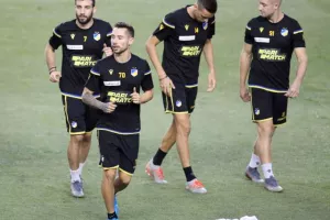 (ΦΩΤΟΣ) ΕΤΟΙΜΟ το ΑΠΟΕΛ - Ολοκληρώθηκε η προπόνηση 
