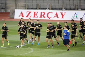 (ΦΩΤΟΣ) ΕΤΟΙΜΟ το ΑΠΟΕΛ - Ολοκληρώθηκε η προπόνηση 