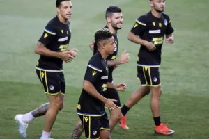 (ΦΩΤΟΣ) ΕΤΟΙΜΟ το ΑΠΟΕΛ - Ολοκληρώθηκε η προπόνηση 