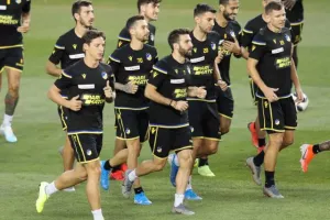 (ΦΩΤΟΣ) ΕΤΟΙΜΟ το ΑΠΟΕΛ - Ολοκληρώθηκε η προπόνηση 