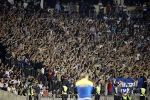 Oύτε ΚΑΡΤΑ ούτε ΤΙΠΟΤΑ