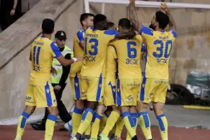 ΘΡΥΛΙΚΗ πρόκριση και ξανά ΟΜΙΛΟΥΣ!! (φώτος)