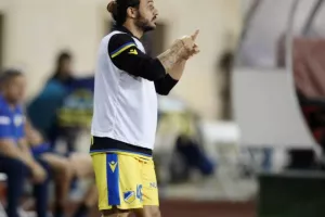 ΘΡΥΛΙΚΗ πρόκριση και ξανά ΟΜΙΛΟΥΣ!! (φώτος)