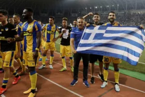 ΘΡΥΛΙΚΗ πρόκριση και ξανά ΟΜΙΛΟΥΣ!! (φώτος)