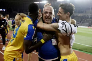 ΘΡΥΛΙΚΗ πρόκριση και ξανά ΟΜΙΛΟΥΣ!! (φώτος)
