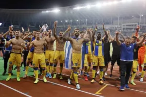 ΘΡΥΛΙΚΗ πρόκριση και ξανά ΟΜΙΛΟΥΣ!! (φώτος)