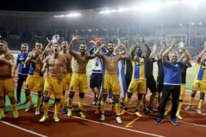 ΘΡΥΛΙΚΗ πρόκριση και ξανά ΟΜΙΛΟΥΣ!! (φώτος)