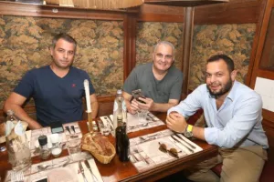 Γεύμα ΑΠΟΕΛ στα ΜΜΕ (φώτος)