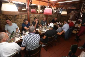 Γεύμα ΑΠΟΕΛ στα ΜΜΕ (φώτος)