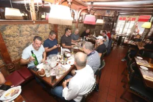 Γεύμα ΑΠΟΕΛ στα ΜΜΕ (φώτος)