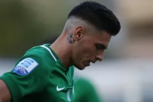 Ο Μπεκ "στριμώχνει" τον Χατζηγιοβάνη