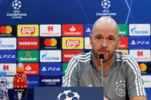 Erik ten Hag: "Καλός αντίπαλος το ΑΠΟΕΛ"/Ποιους παίκτες ξεχώρισε 